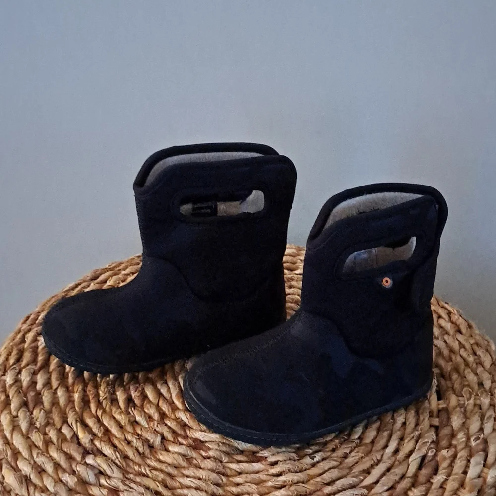 BOGS Youth Toddler Baby BOGS Pull On Waterproof/Insulated Black Print Boots S-10